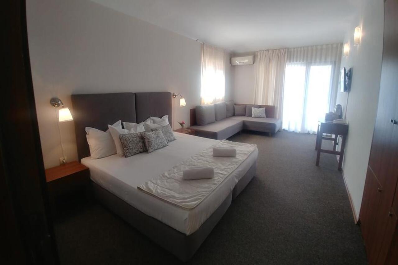 Family Hotel Muses โซโซโปล ภายนอก รูปภาพ